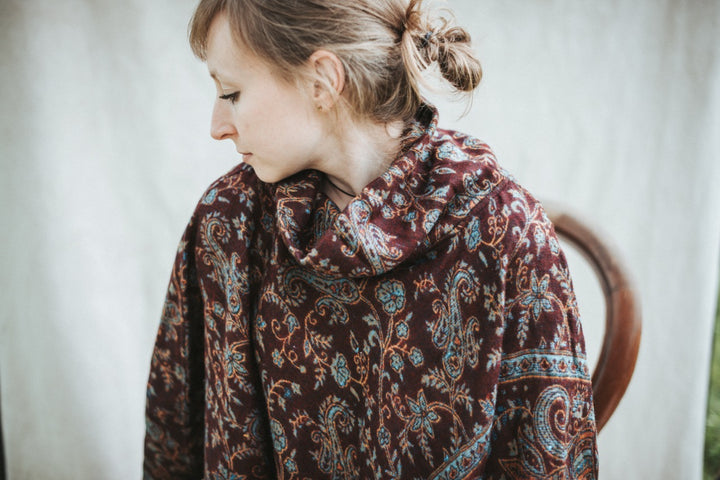 Cozy poncho ~ aurelia