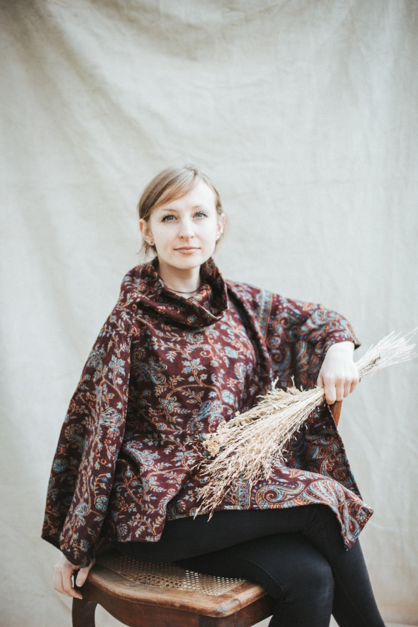 Cozy poncho ~ aurelia