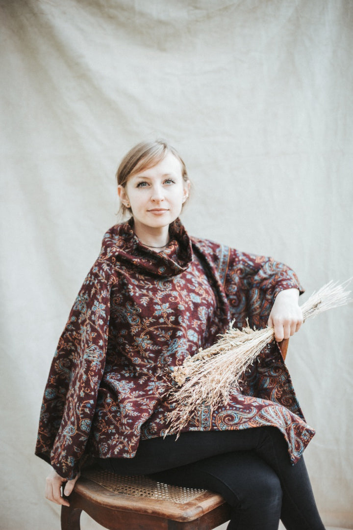 Cozy poncho ~ aurelia