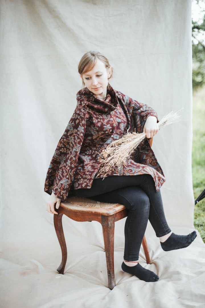 Cozy poncho ~ aurelia