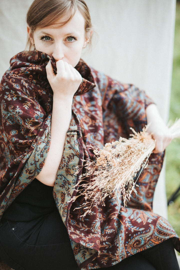 Cozy poncho ~ aurelia