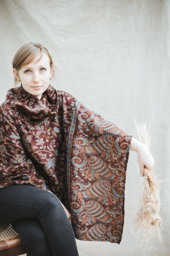 Cozy poncho ~ aurelia