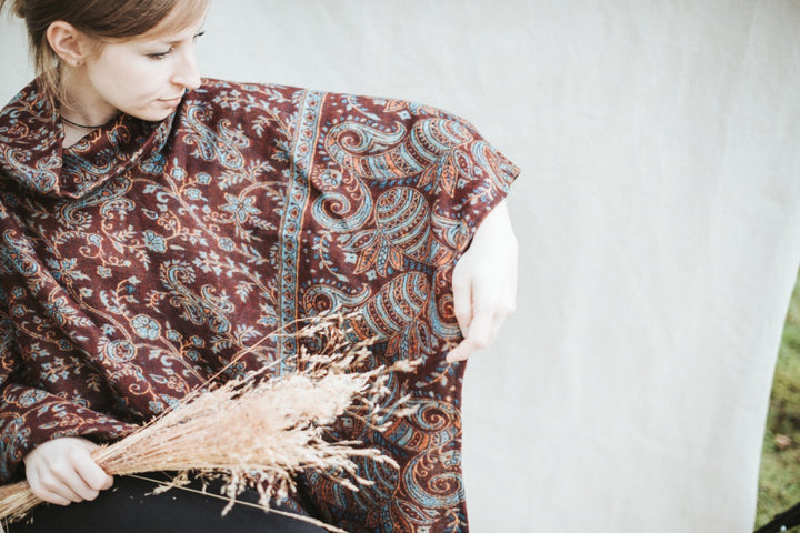 Cozy poncho ~ aurelia
