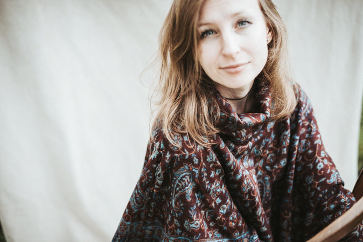 Cozy poncho ~ aurelia