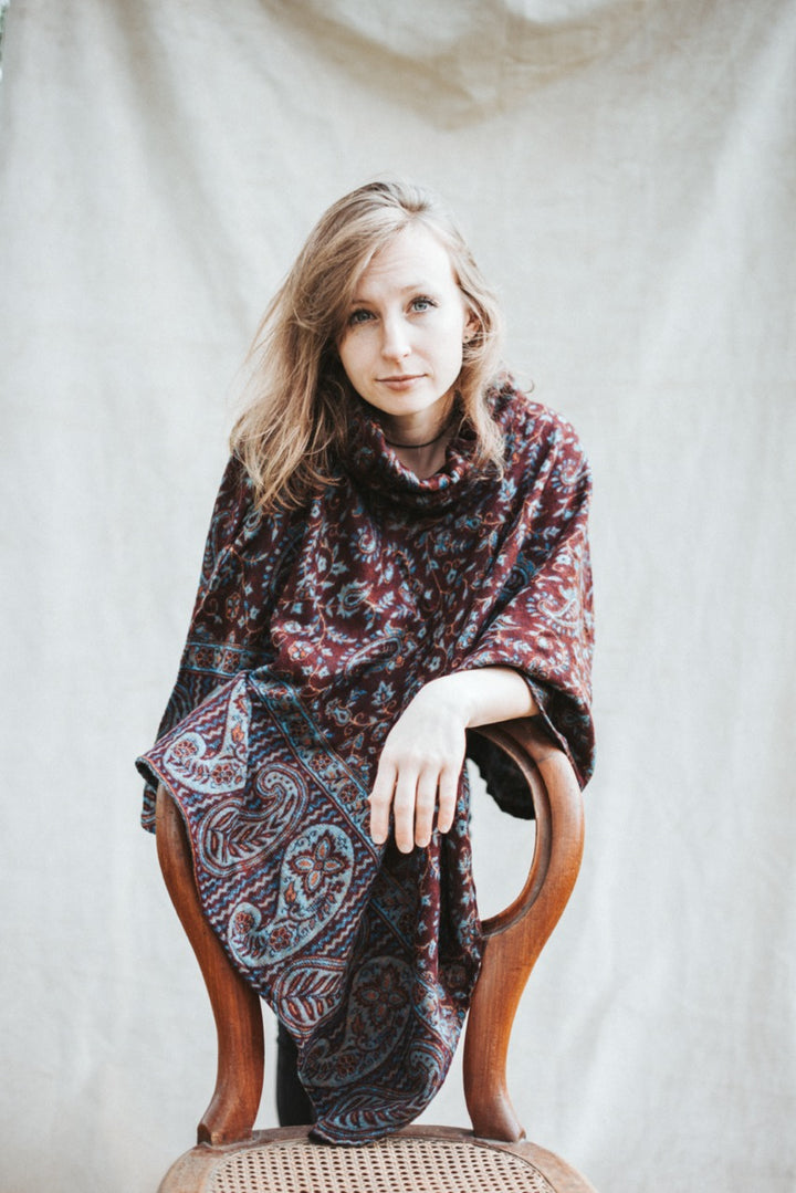 Cozy poncho ~ aurelia