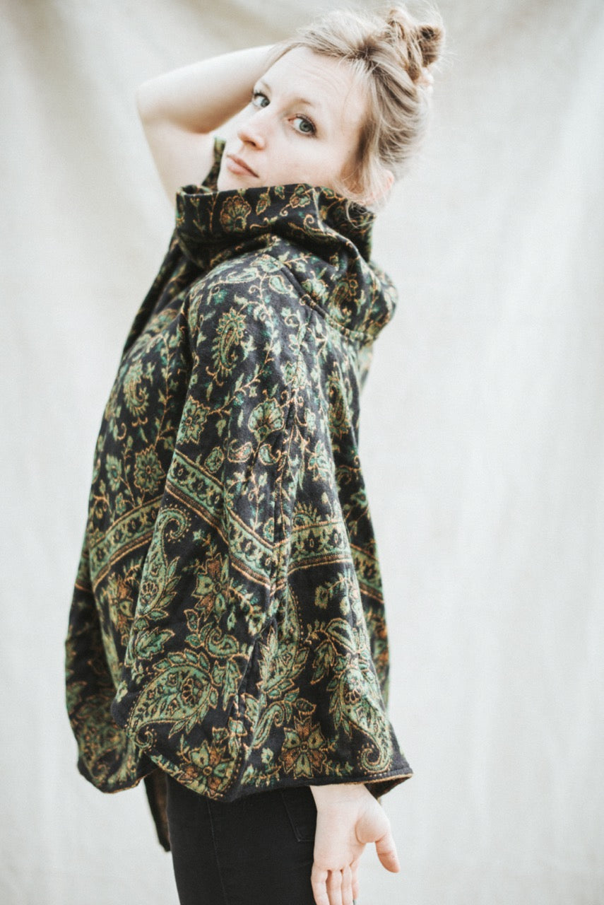 Kuscheliger Poncho | ISABELLA | Schwarz & Grün | warmer Überwurf