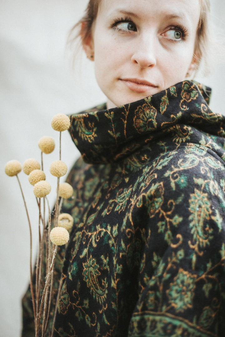 Kuscheliger Poncho | ISABELLA | Schwarz & Grün | warmer Überwurf