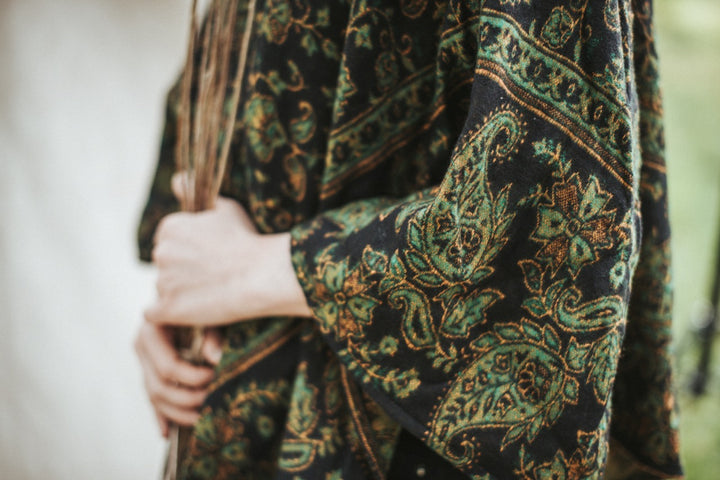 Kuscheliger Poncho | ISABELLA | Schwarz & Grün | warmer Überwurf