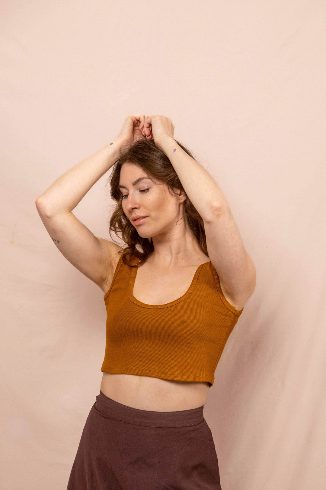 Feinripp Top, Unterhemd in Hell Braun, Bauchfreies Leichtes Oberteil, Bra Top, Crop Top