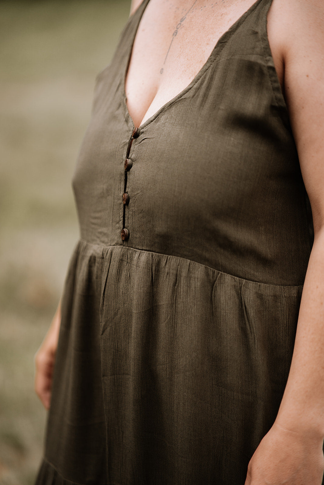 Kleid MEERI mit Knöpfen GRÜN
