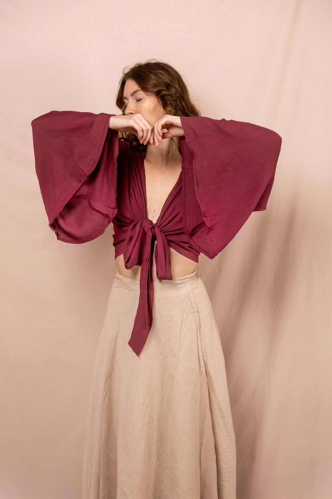 Lässiges Batik Wickeltop, Vintage Wickelbluse in Malve Rot, Bluse zum Wickeln, Top mit langen Ärmeln