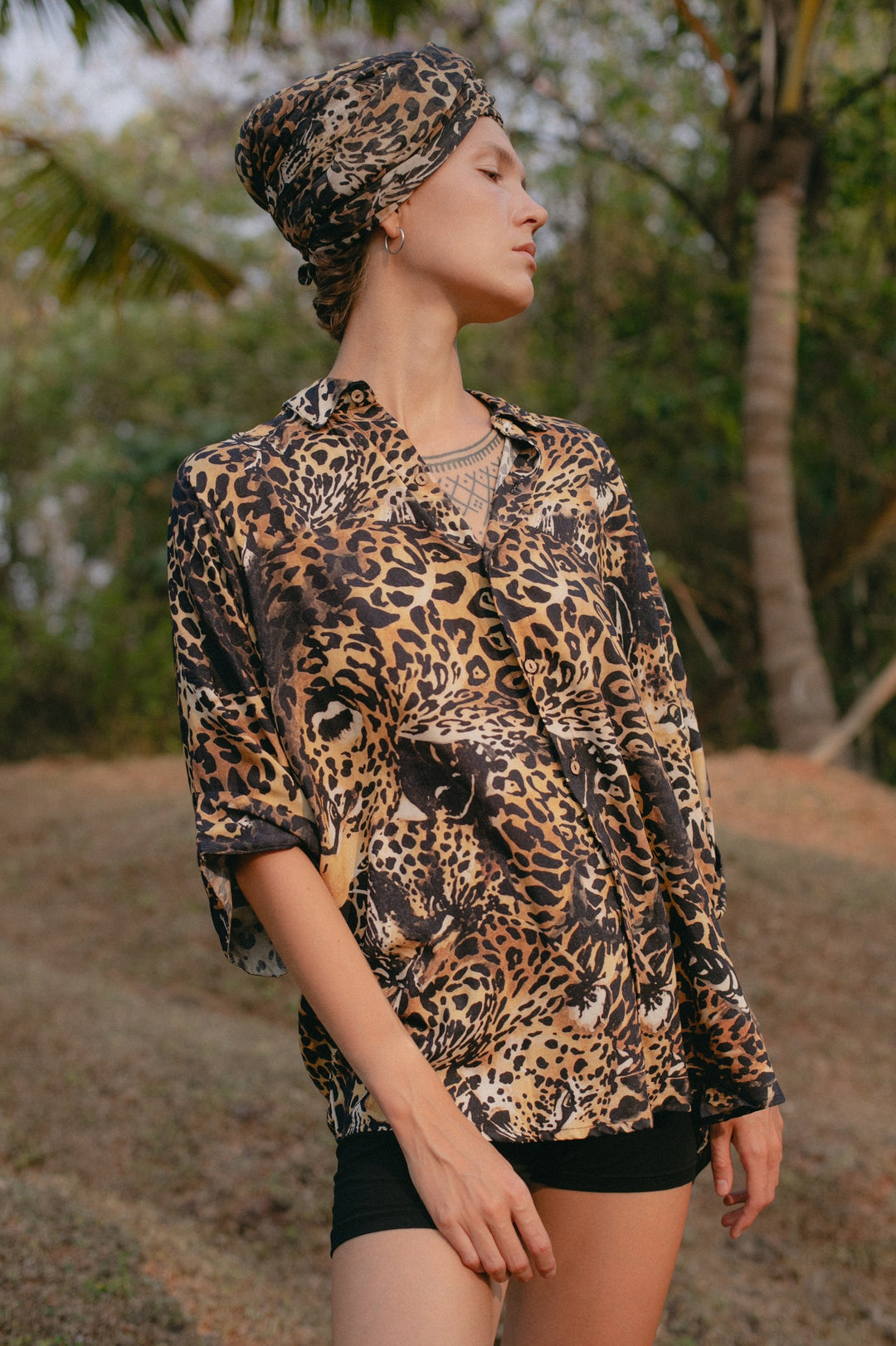 Tiger Hemd, Tigerbluse, Bluse mit Tigerprint, Sommerbluse, Vintage Leo Shirt, weites Boho Strand shirt