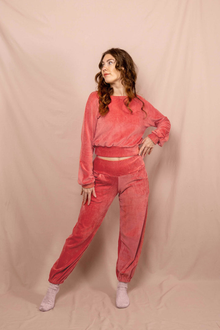 Samthose, Jogginghose in Rosa, mit Taschen,  Bequeme lockere Hose aus samt, sehr weich, 100% Baumwolle, weiche Baumwollhose, Set mit Oberteil