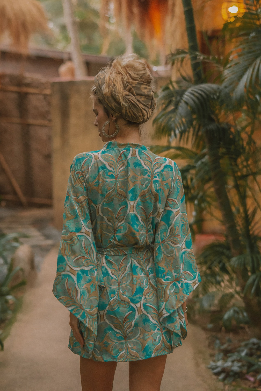 Kurzer Kimono mit japanischen Ärmeln ~ SAKURA