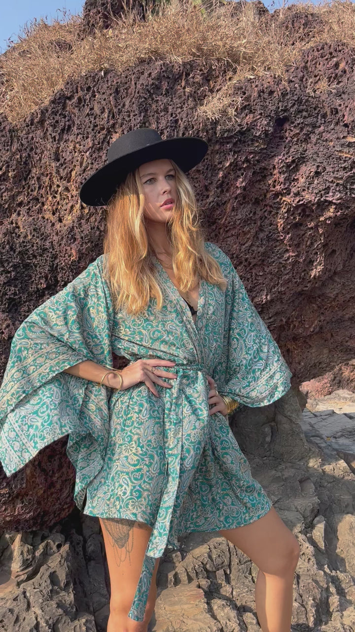 Short kimono ~ with Japanese sleeves ~ Leila