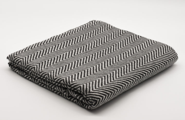 Kaschmirdecke | Luxus Decke Maui aus 100% Kaschmir | 140 x 290 cm | Schwarz-Weiß Groß Weich Kuschelig Leicht