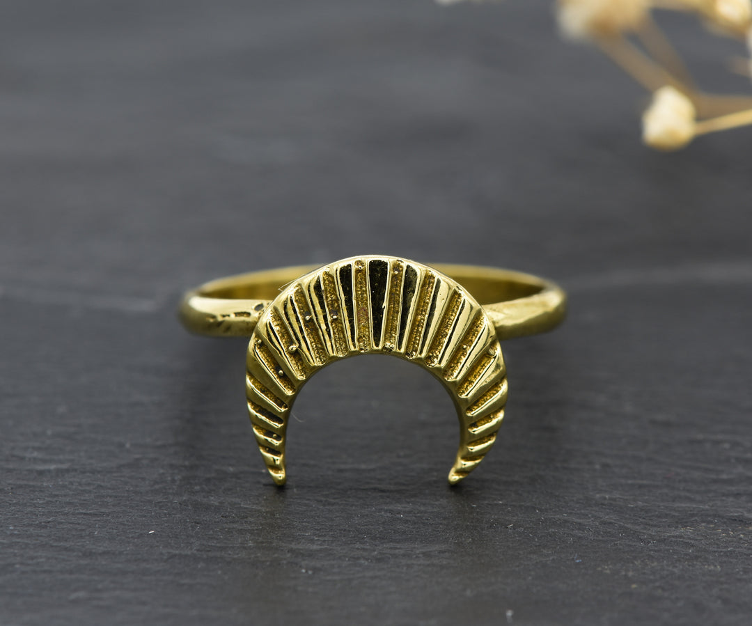Moon ring | Brass | Yoga Jewelry