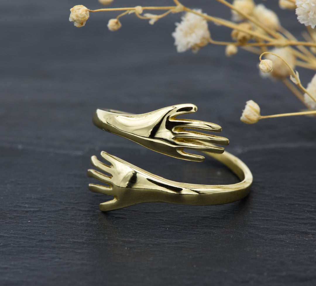 Hugging ring | Hug | Brass | Boho jewelry