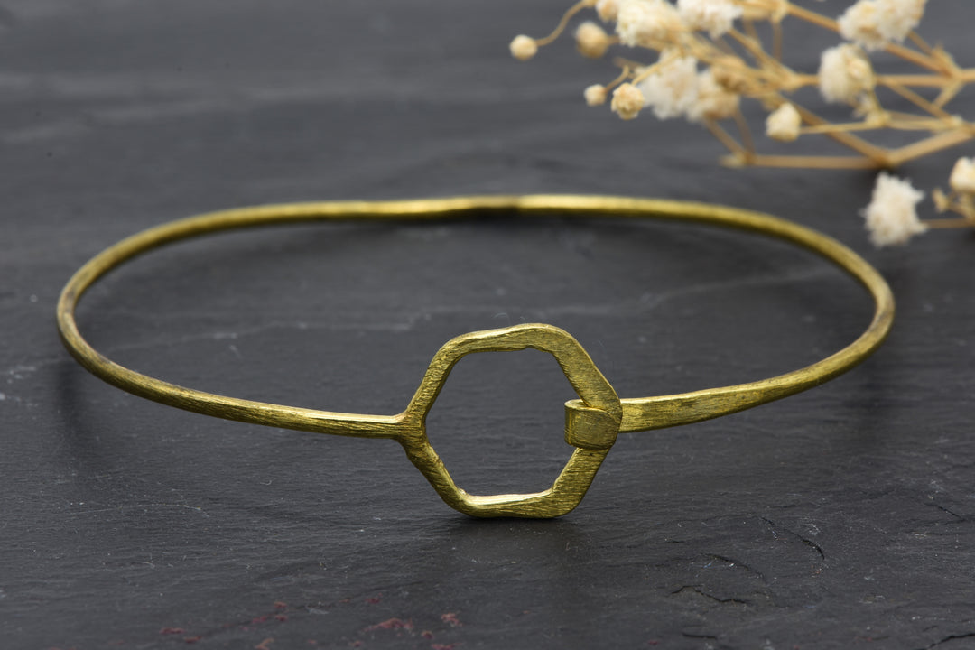 Minimalist bangle Wanda | Hexagon | Brass | bracelet