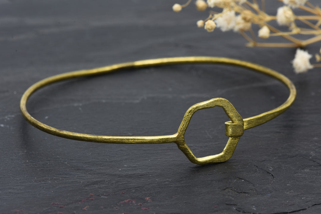 Minimalist bangle Wanda | Hexagon | Brass | bracelet