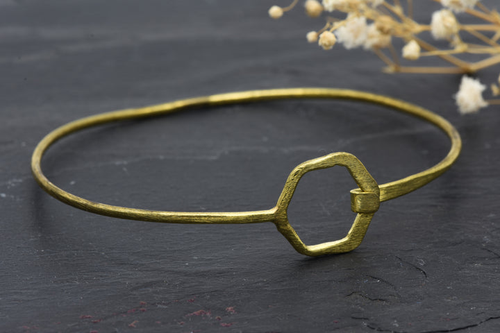 Minimalist bangle Wanda | Hexagon | Brass | bracelet