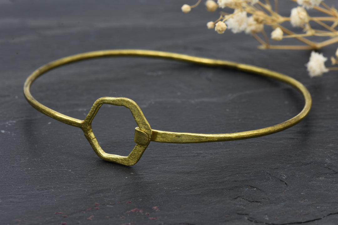 Minimalist bangle Wanda | Hexagon | Brass | bracelet