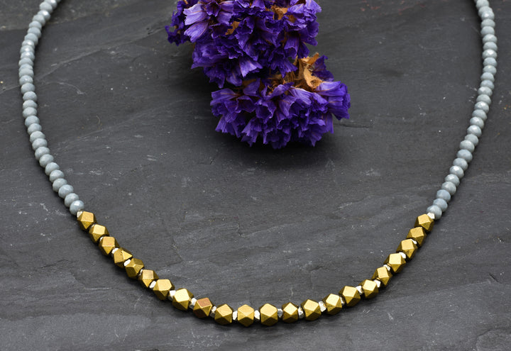 Half chain brass diamonds | With light blue pearls | Brass & Calcit