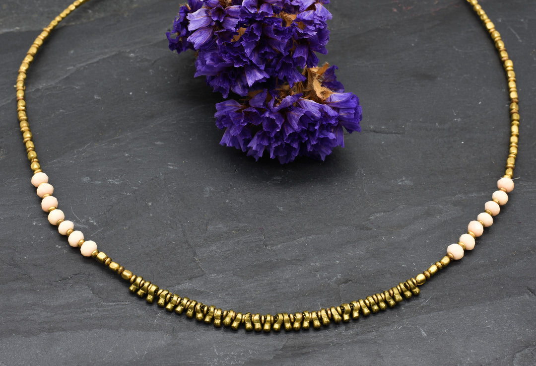Halskette Hellrosa & Gold | Perlenkette | Messing