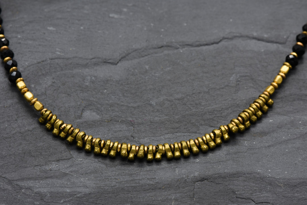 Halskette Schwarz Gold | Perlenkette | Messing & Onyx