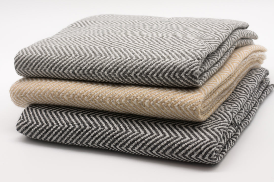 Luxury blanket maui from 100% cashmere | 140x290 cm | Black-and-white