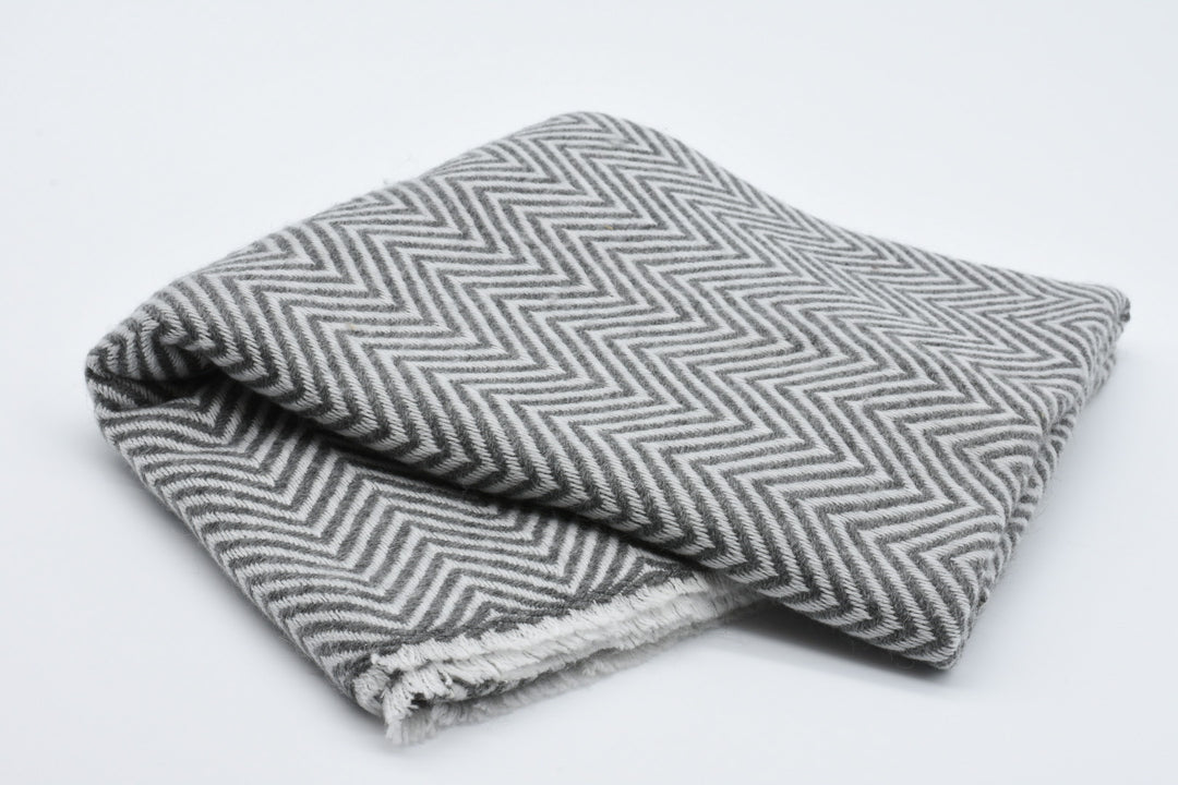 Luxus Kaschmir Schal FIJI I 70 x 210 cm | Grau | Kaschmirschal | 100 Kaschmirwolle | weich, kuschelig, flauschig, leicht, groß | 100% Kaschmirwolle | Kaschmirschal | 100 cashmere