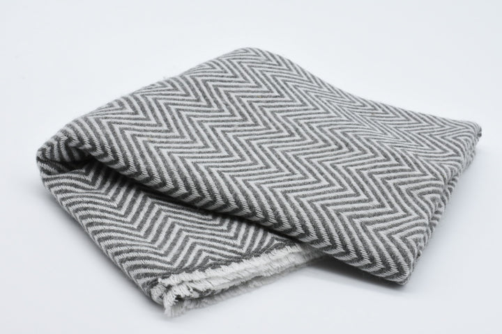 Luxus Kaschmir Schal FIJI I 70 x 210 cm | Grau | Kaschmirschal | 100 Kaschmirwolle | weich, kuschelig, flauschig, leicht, groß | 100% Kaschmirwolle | Kaschmirschal | 100 cashmere