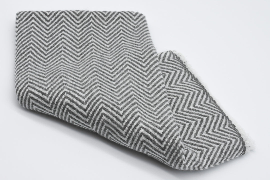 Luxus Kaschmir Schal FIJI I 70 x 210 cm | Grau | Kaschmirschal | 100 Kaschmirwolle | weich, kuschelig, flauschig, leicht, groß | 100% Kaschmirwolle | Kaschmirschal | 100 cashmere