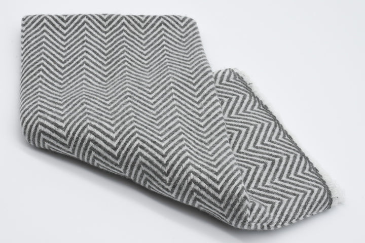 Luxus Kaschmir Schal FIJI I 70 x 210 cm | Grau | Kaschmirschal | 100 Kaschmirwolle | weich, kuschelig, flauschig, leicht, groß | 100% Kaschmirwolle | Kaschmirschal | 100 cashmere