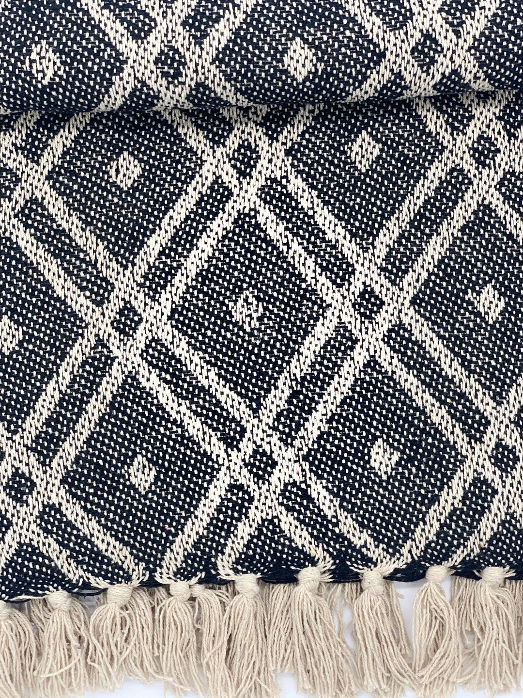 Decke aus Baumwolle Boho Style Schwarz Weiß Detailaufnahme Muster