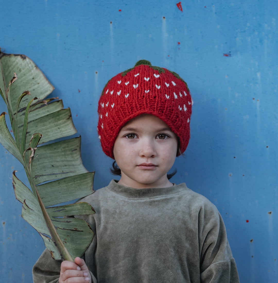 Kindermütze Erdbeere, Beanie, rot, Wolle, handgestrickt