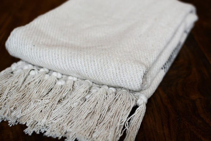 Schal aus Baumwolle Cremeweiß gefaltet