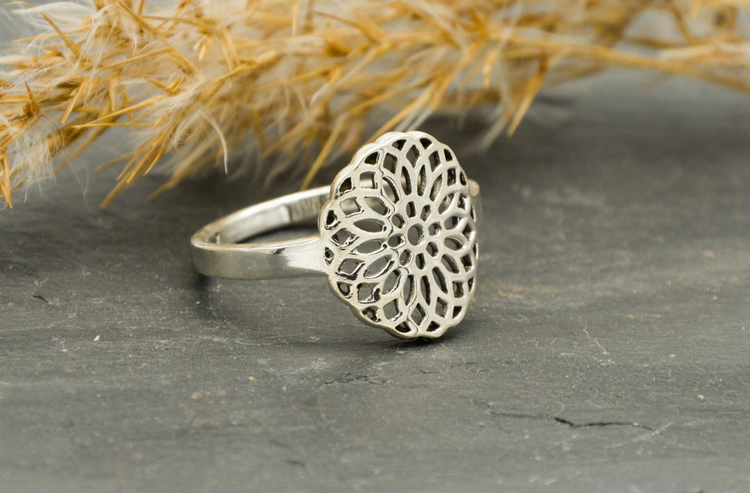 Mandala Ring 925er Sterling Silber von der Seite