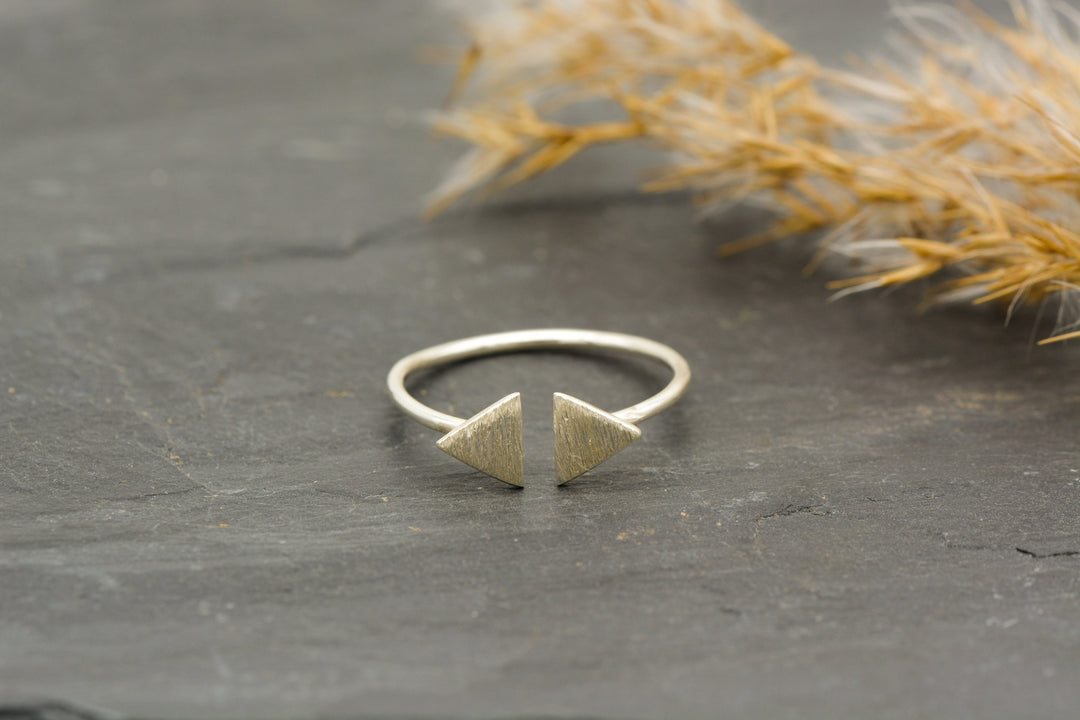 Ring Doppeltes Dreieck 925er Sterling Silber von vorne