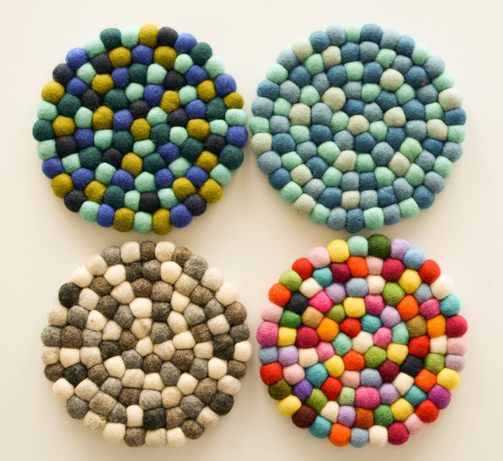 Untersetzer aus Filzkugeln Rund in vier verschiedenen Farben